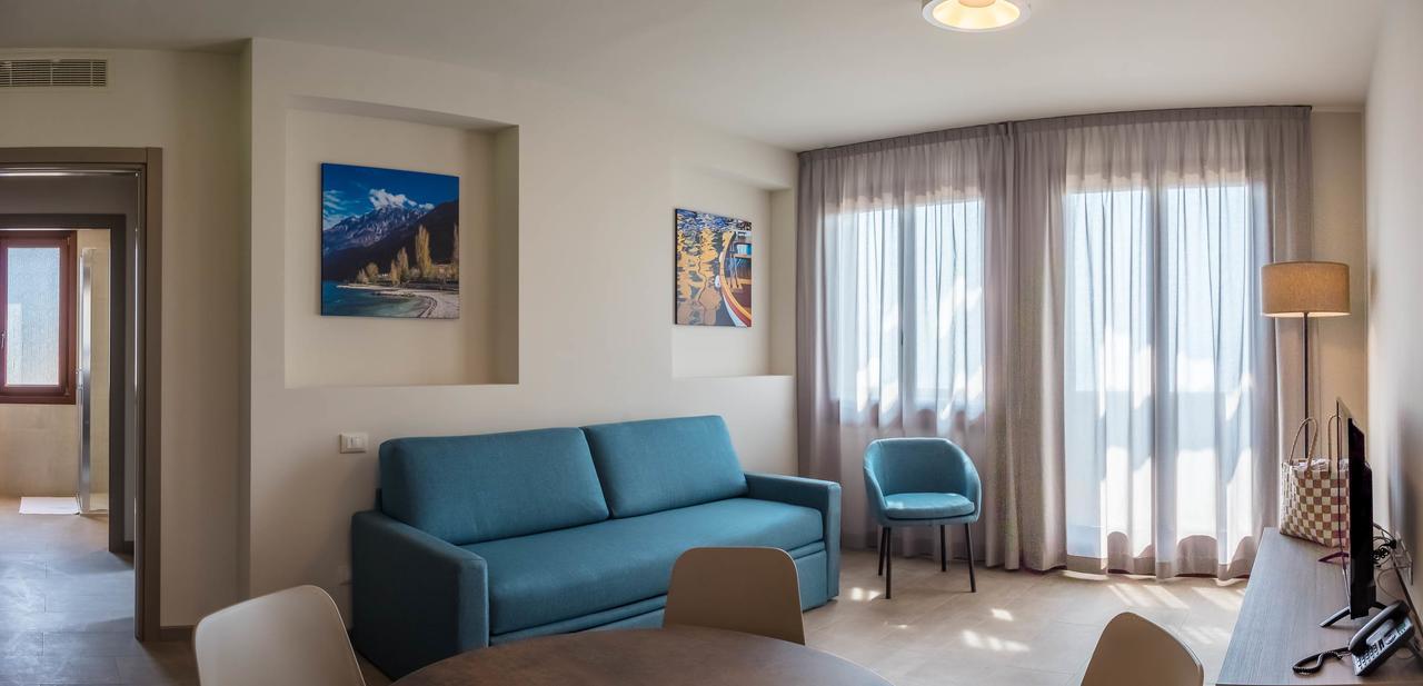 Le Torri Del Garda Familyspa Resort Торри-дель-Бенако Экстерьер фото