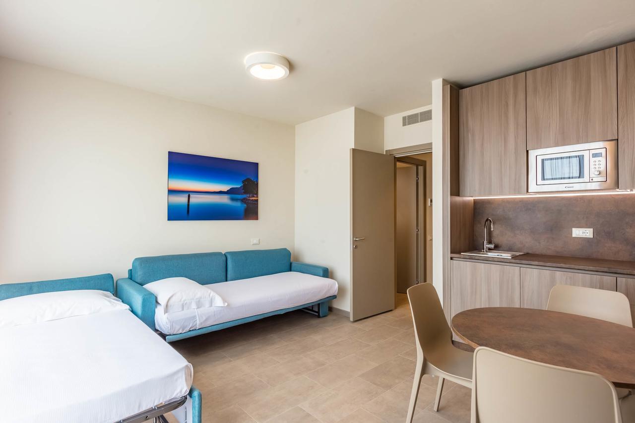 Le Torri Del Garda Familyspa Resort Торри-дель-Бенако Экстерьер фото