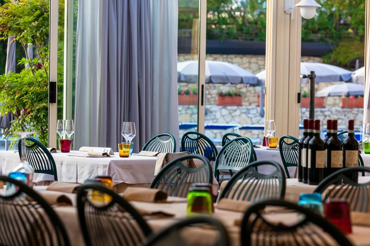Le Torri Del Garda Familyspa Resort Торри-дель-Бенако Экстерьер фото