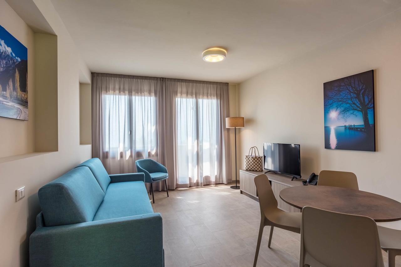Le Torri Del Garda Familyspa Resort Торри-дель-Бенако Экстерьер фото