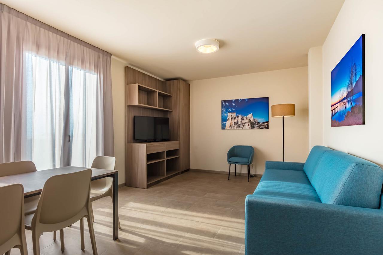Le Torri Del Garda Familyspa Resort Торри-дель-Бенако Экстерьер фото