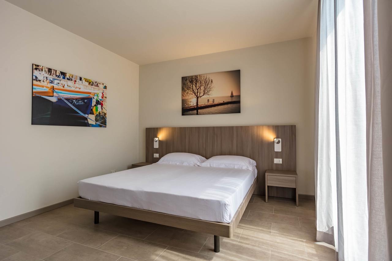 Le Torri Del Garda Familyspa Resort Торри-дель-Бенако Экстерьер фото