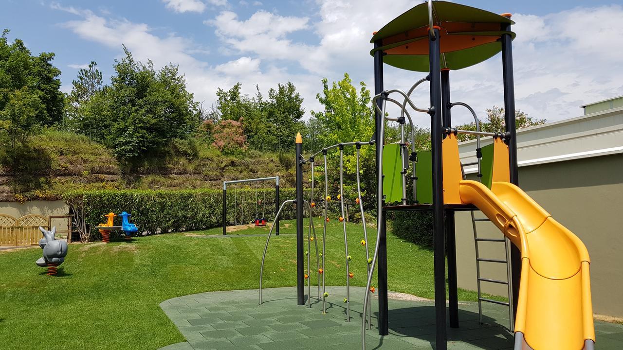 Le Torri Del Garda Familyspa Resort Торри-дель-Бенако Экстерьер фото