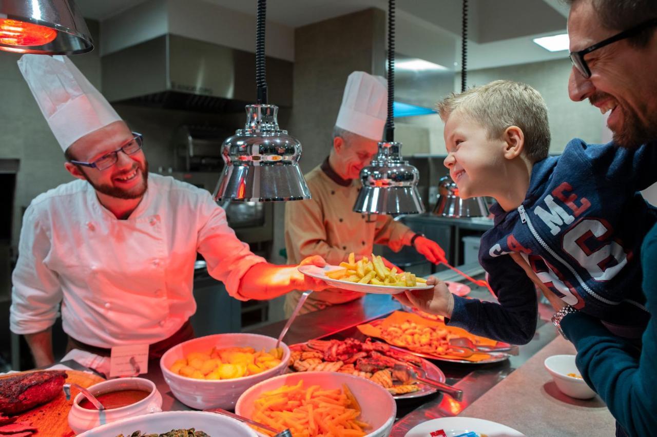 Le Torri Del Garda Familyspa Resort Торри-дель-Бенако Экстерьер фото